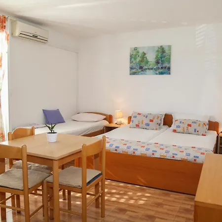 بيت ضيافة Butkovic