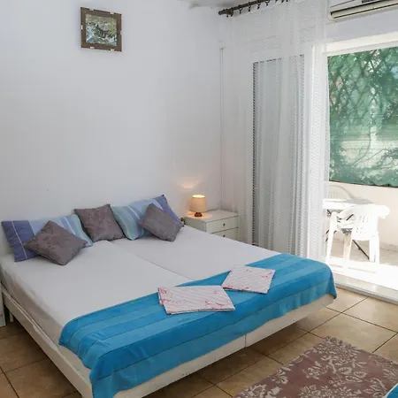 بيت ضيافة Butkovic