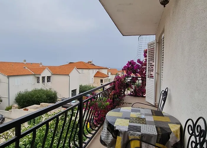 Butkovic بيت ضيافة 3*